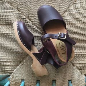Low Wood Aubergine Lotta Clogs